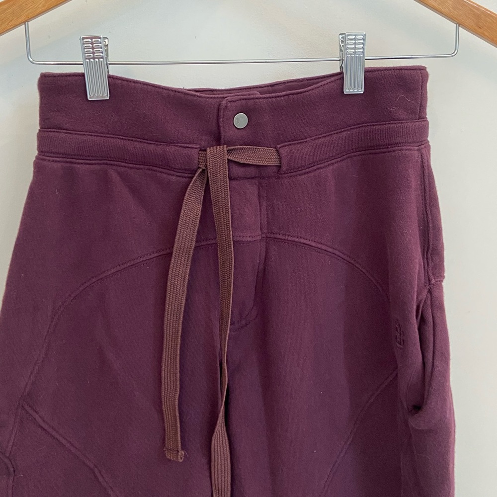 FP Movement, “carrot” style jogger, cropped, plum, xs